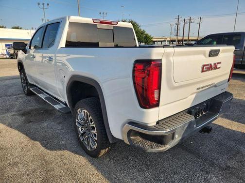 Summit White 2025 GMC Sierra 1500 SLT