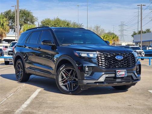 2025 Ford Explorer ST-Line