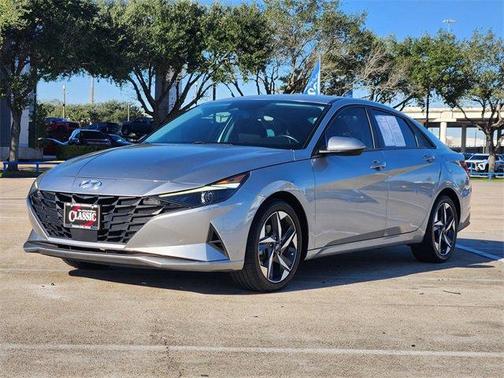 2023 Hyundai ELANTRA SEL