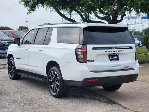 2024 Chevrolet Suburban RST