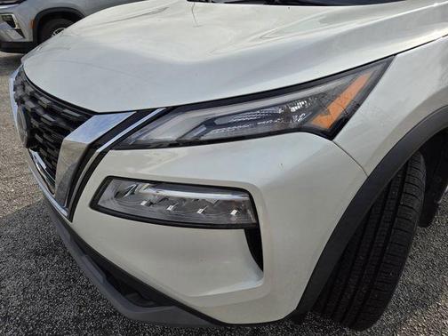White 2023 Nissan Rogue SV