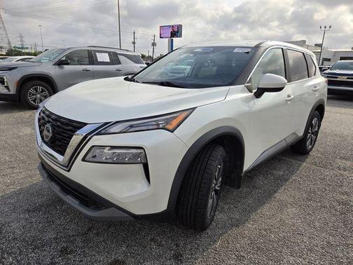 White 2023 Nissan Rogue SV