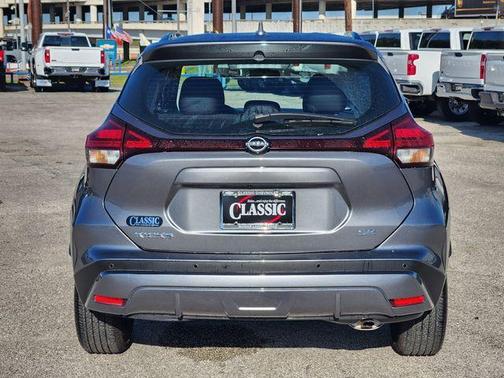 2024 Nissan Kicks SR