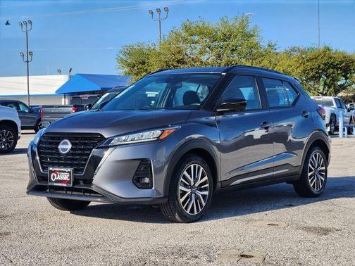 2024 Nissan Kicks SR