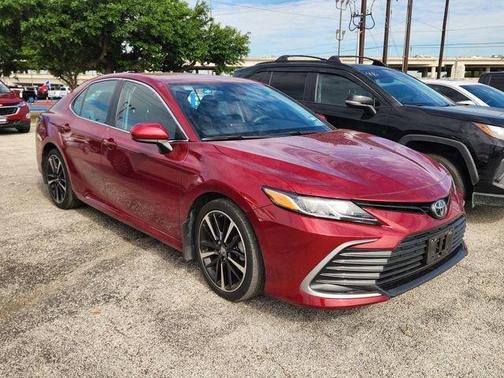 Pearl 2022 Toyota Camry LE
