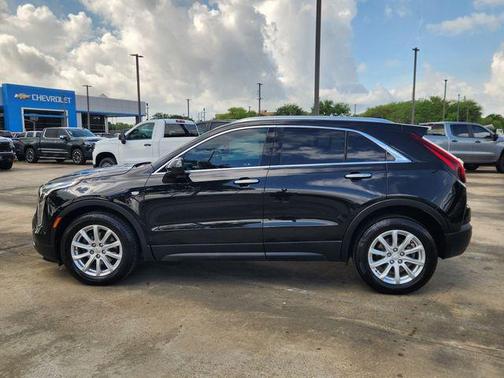Stellar Black Metallic 2022 Cadillac XT4 Luxury