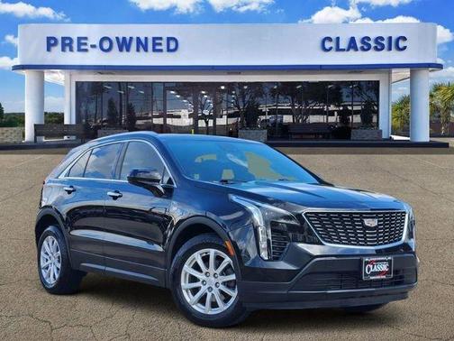 Stellar Black Metallic 2022 Cadillac XT4 Luxury