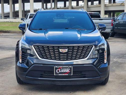 Stellar Black Metallic 2022 Cadillac XT4 Luxury