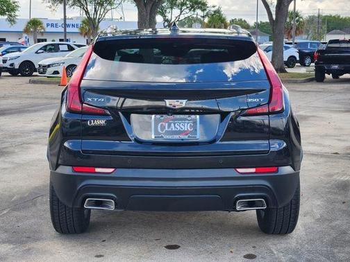Stellar Black Metallic 2022 Cadillac XT4 Luxury