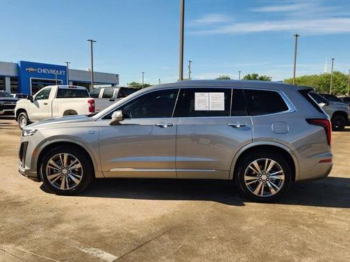 2025 Cadillac XT6 Premium Luxury FWD