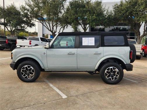 2022 Ford Bronco Outer Banks