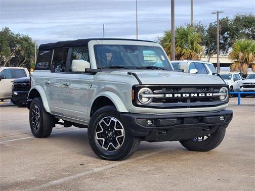 2022 Ford Bronco Outer Banks