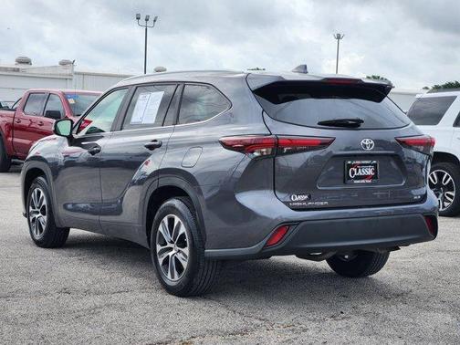 2024 Toyota Highlander XLE