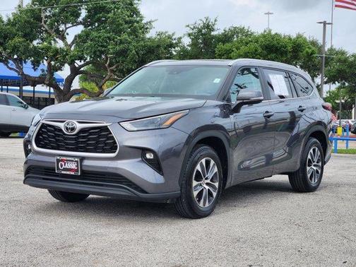 2024 Toyota Highlander XLE