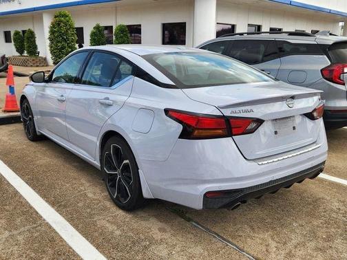 Gray Sky Pearl 2023 Nissan Altima 2.5 SR