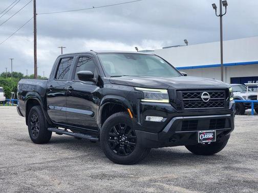 Black 2023 Nissan Frontier SV
