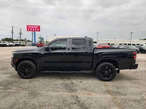 Black 2023 Nissan Frontier SV