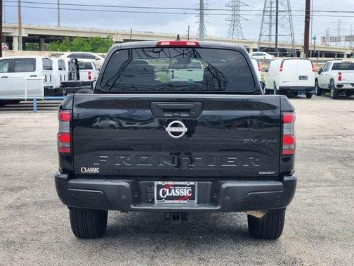 Black 2023 Nissan Frontier SV