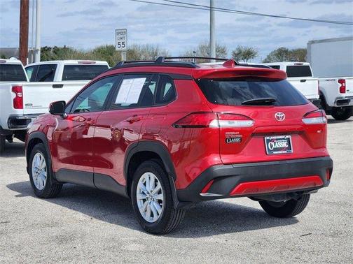 2024 Toyota Corolla Cross LE