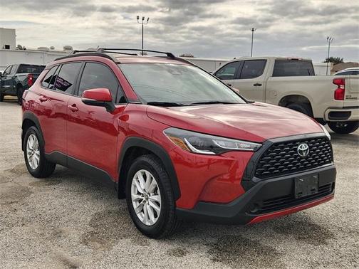 2024 Toyota Corolla Cross LE