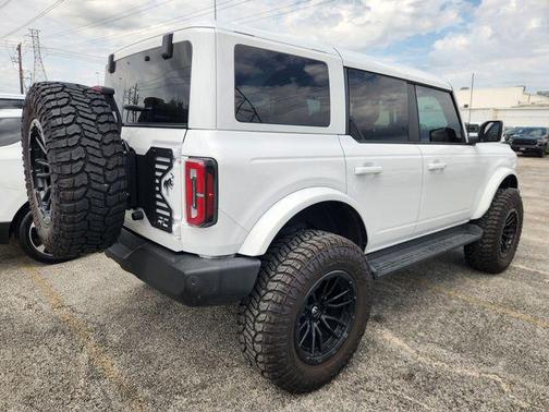 Oxford White 2025 Ford Bronco Outer Banks