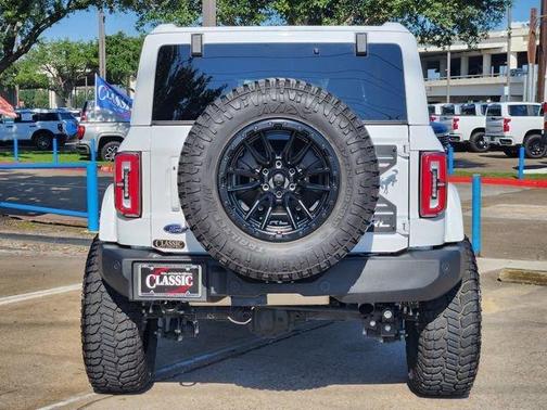 Oxford White 2025 Ford Bronco Outer Banks