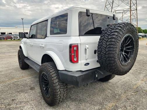 Oxford White 2025 Ford Bronco Outer Banks