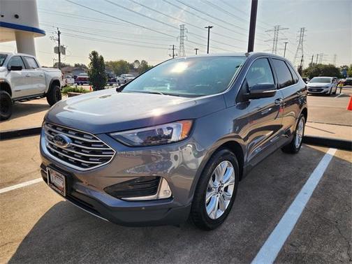 2022 Ford Edge Titanium