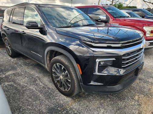 Mosaic Black Metallic 2025 Chevrolet Traverse LT