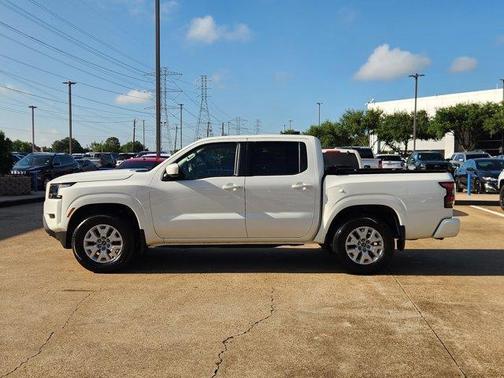 2022 Nissan Frontier SV