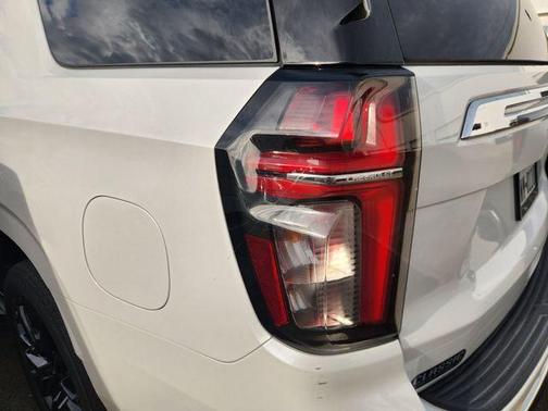 Iridescent Pearl Tricoat 2023 Chevrolet Tahoe Premier