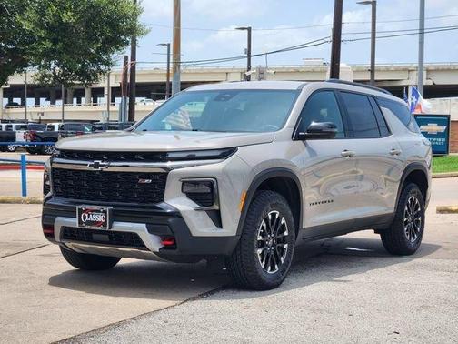 Sandstone Gray 2026 Chevrolet Traverse Z71