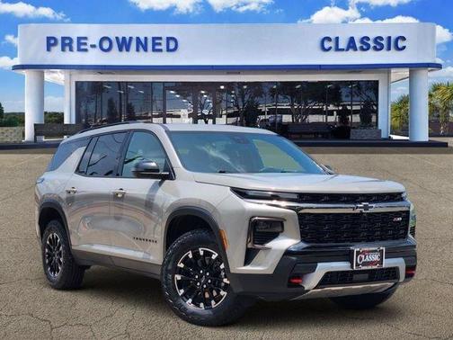 Sandstone Gray 2026 Chevrolet Traverse Z71