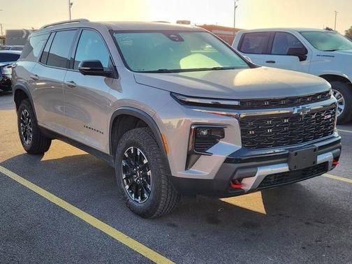 Sandstone Gray 2026 Chevrolet Traverse Z71