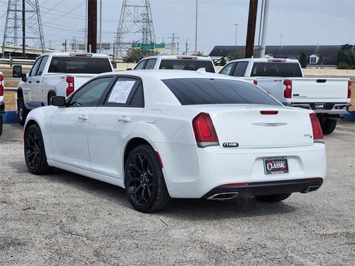 2019 Chrysler 300 S