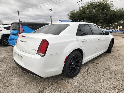 2019 Chrysler 300 S
