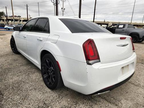 2019 Chrysler 300 S