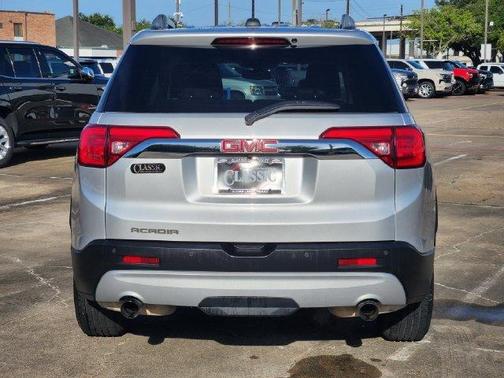 Quicksilver Metallic 2019 GMC Acadia SLT-1