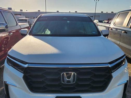 Platinum White Pearl 2023 Honda Pilot EX-L 8-Passenger