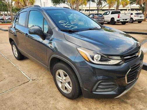 Shadow Gray Metallic 2022 Chevrolet Trax LT