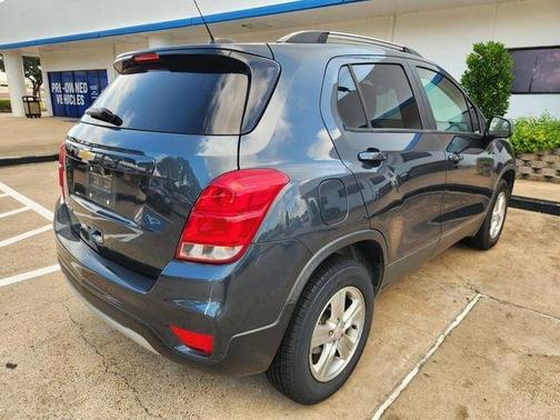 Shadow Gray Metallic 2022 Chevrolet Trax LT