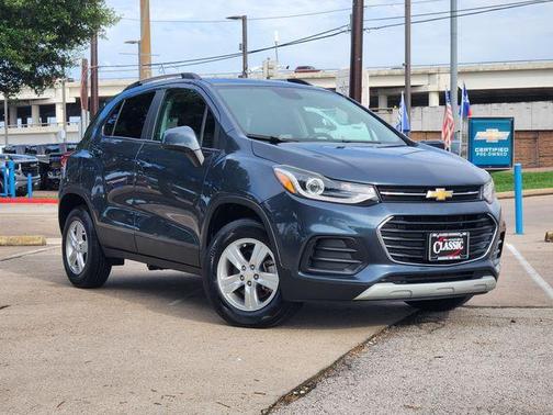 Shadow Gray Metallic 2022 Chevrolet Trax LT