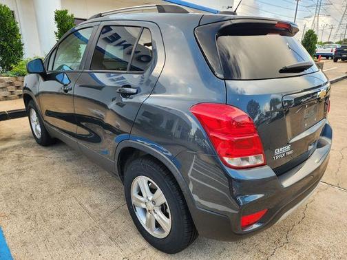 Shadow Gray Metallic 2022 Chevrolet Trax LT
