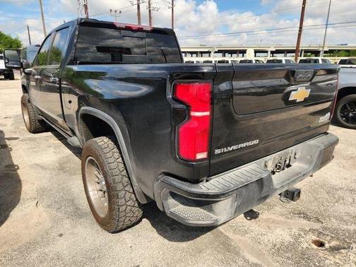 Black 2024 Chevrolet Silverado 2500 High Country