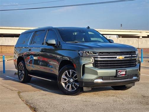 2023 Chevrolet Suburban LT