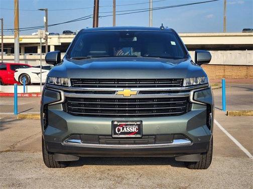 2023 Chevrolet Suburban LT