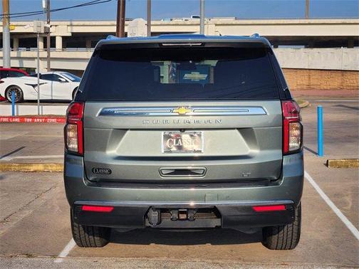 2023 Chevrolet Suburban LT