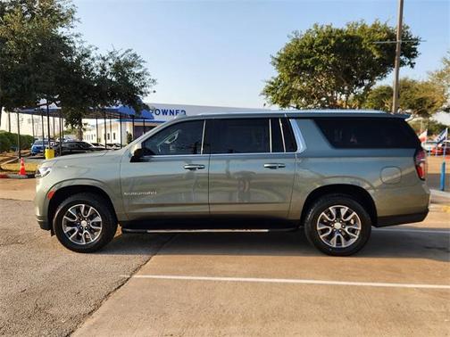 2023 Chevrolet Suburban LT