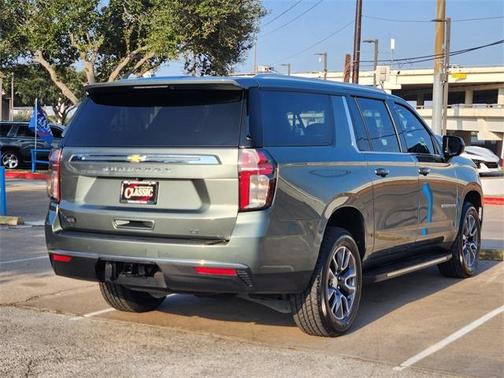 2023 Chevrolet Suburban LT