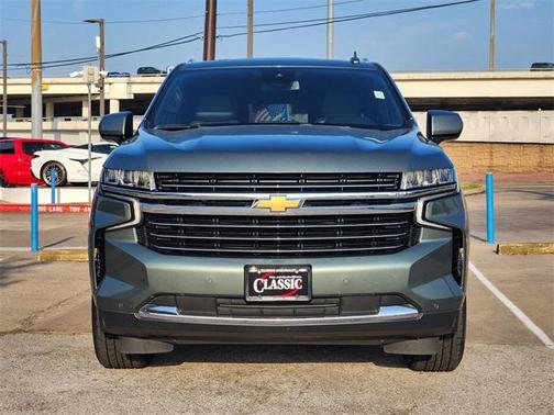 2023 Chevrolet Suburban LT